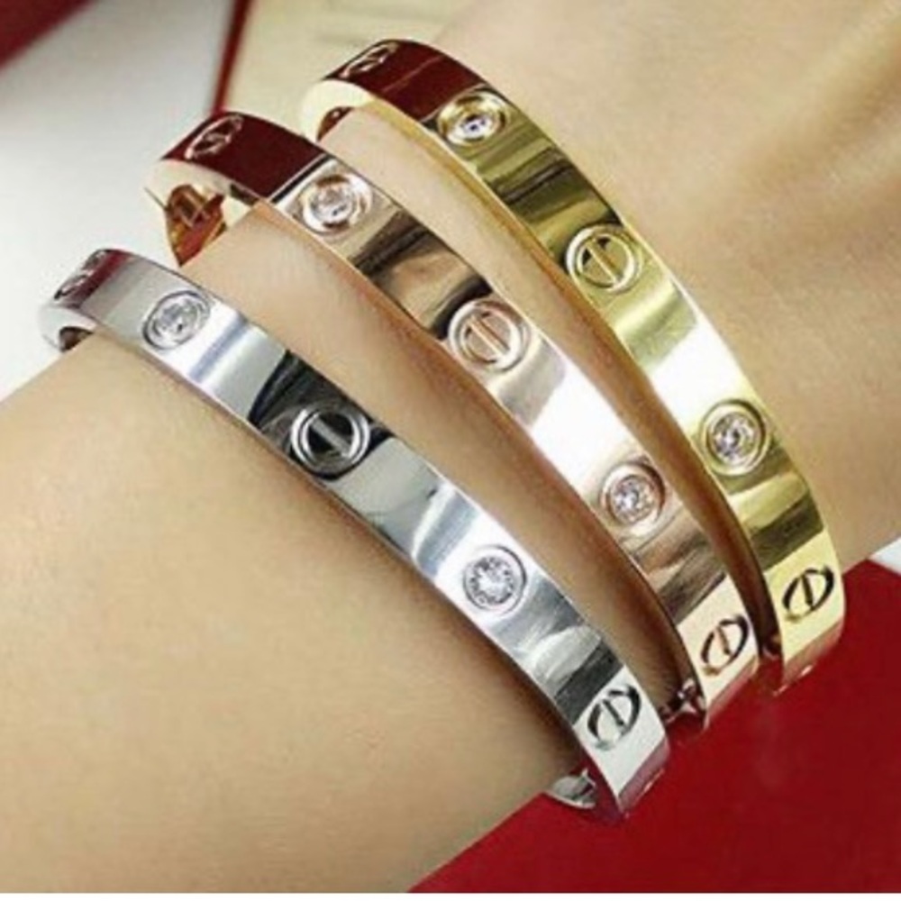 - Very good quality of stainless steel bracelet
